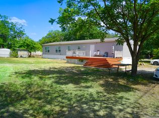 10179 Commerce St, Atascosa, TX 78002