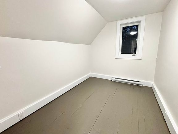 5th image of 26 McKay Dr