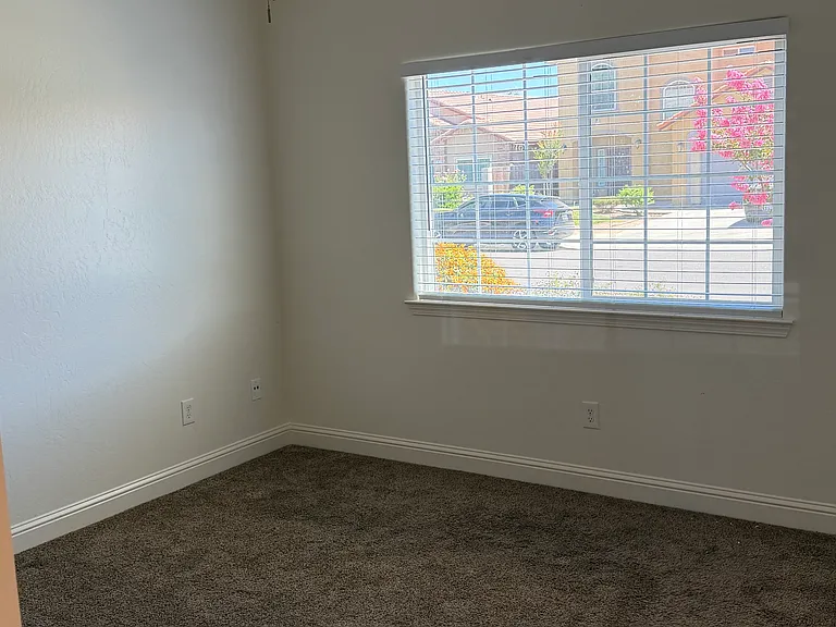 1391 Oso Dr — Photo 6