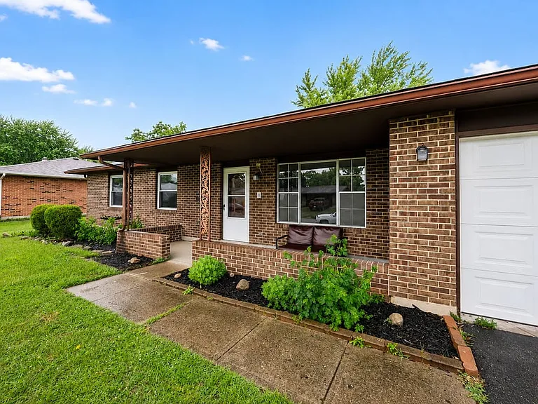 213 Southerly Hills Dr — Photo 2