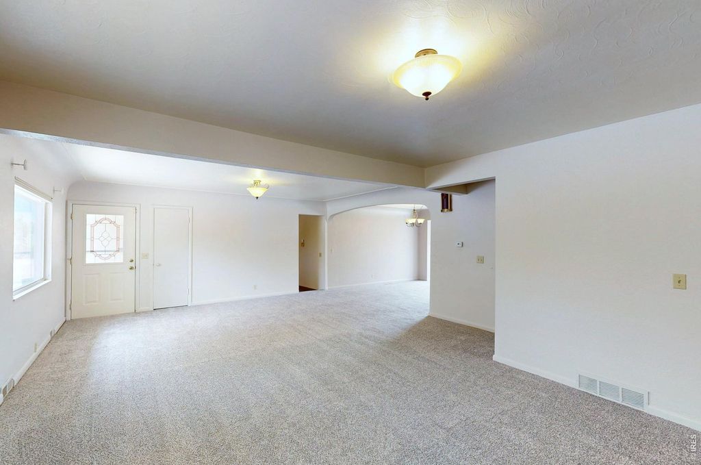 2708 W 29th St