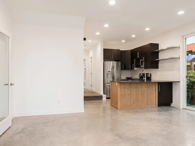 803 S Cloverdale St #803 — Photo 40
