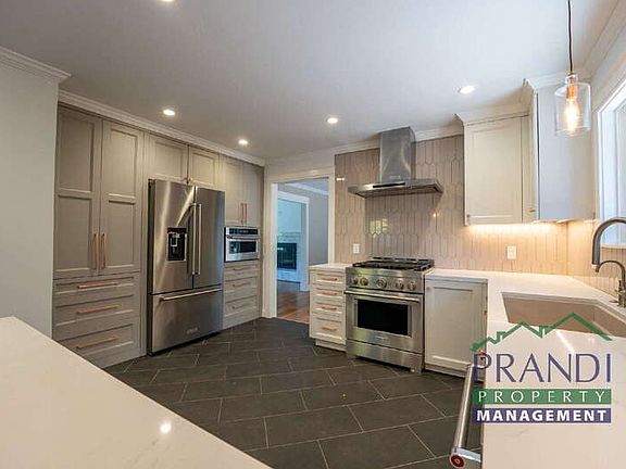 3rd image of 23 Harding Dr
