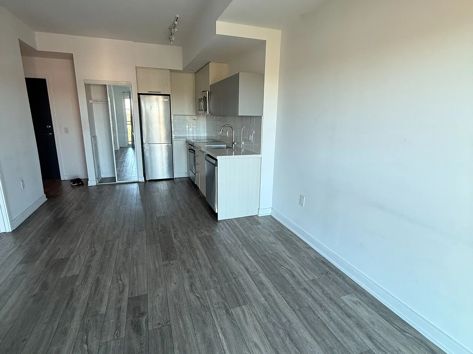 1 bed, $2,200 — Photo 2