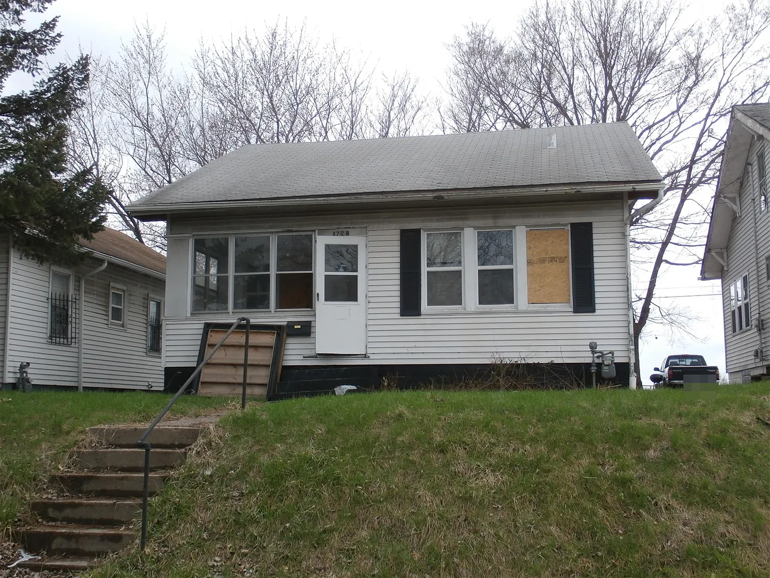 1728 5th St photo 1