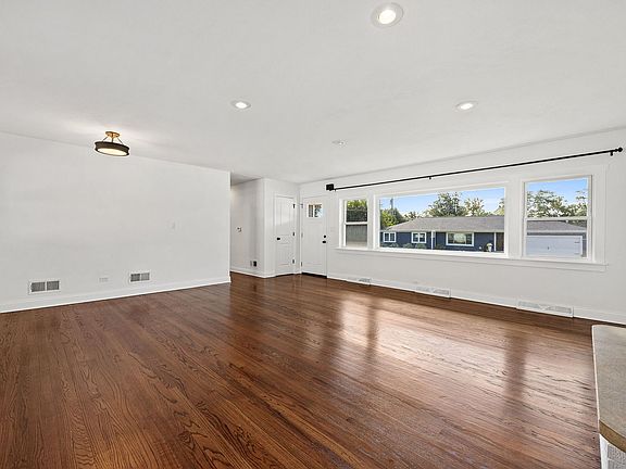 4th image of 4551 Fairview Ave