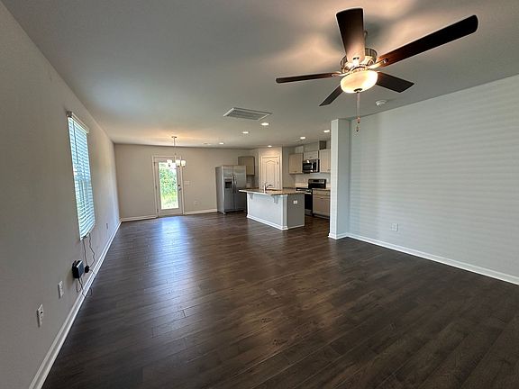 5th image of 216 Melbourne Dr