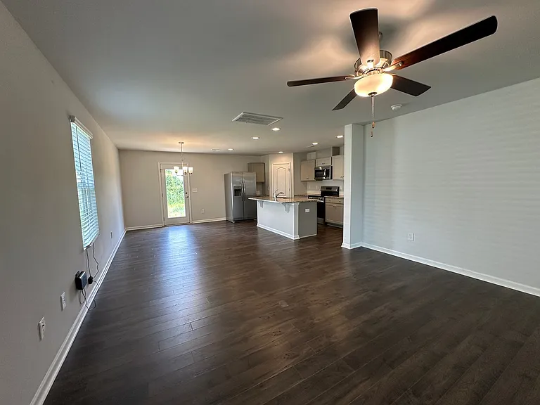 216 Melbourne Dr — Photo 5