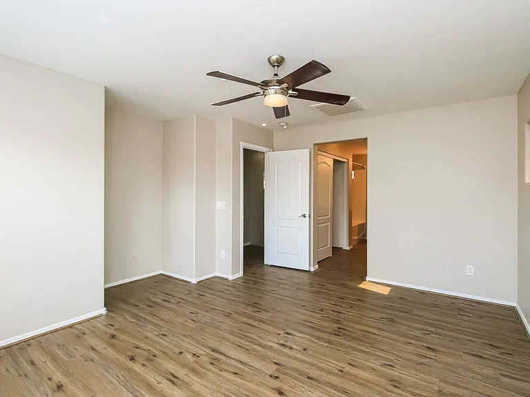 3344 E Franklin Ave — Photo 10
