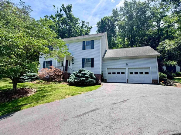 818 E Beverley St, Staunton, VA 24401