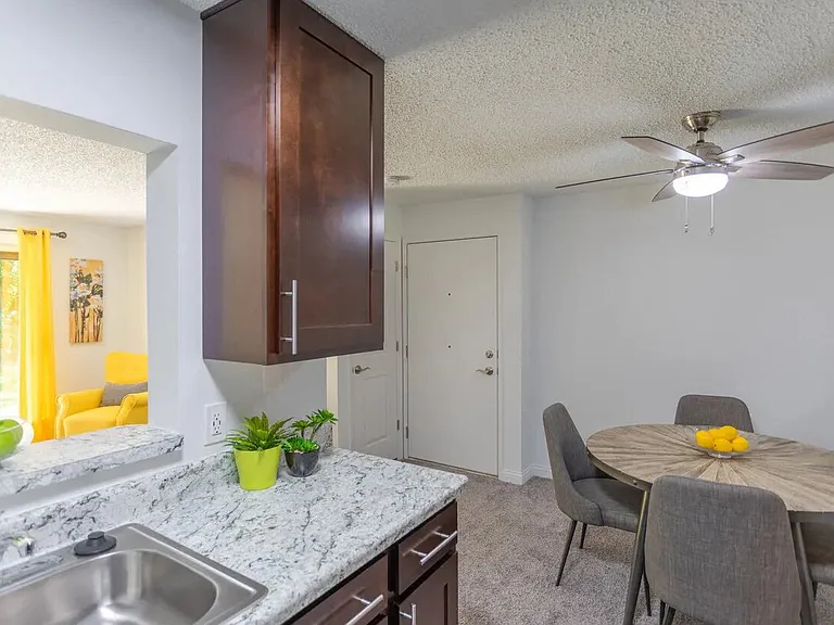 Timber Glen Apartments — Photo 79