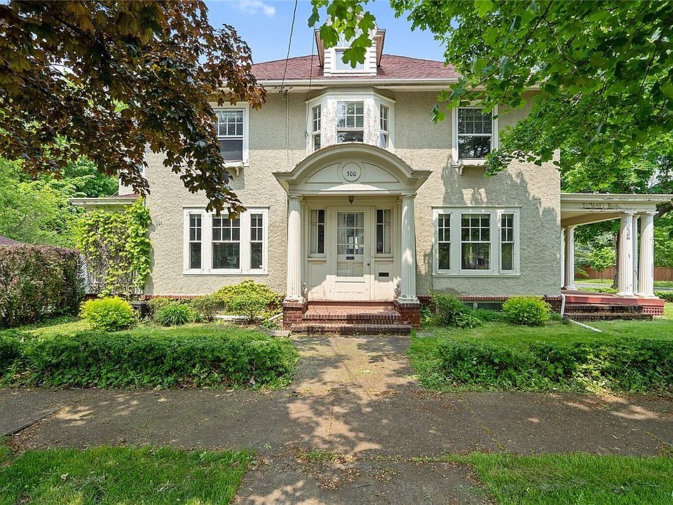1st image of 300 Stolp Ave
