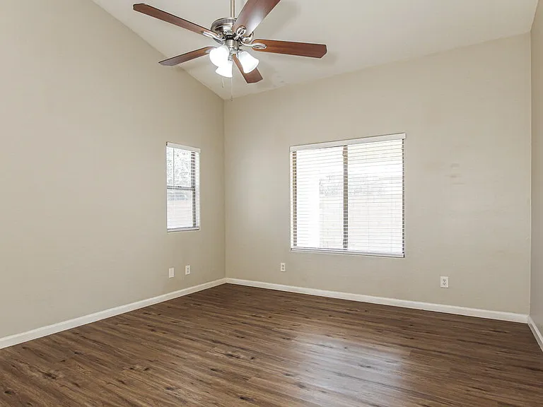 748 W Dublin St — Photo 9