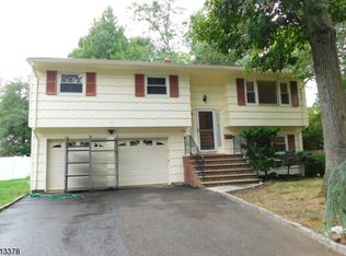 25 Roosevelt Ave, Fanwood, NJ 07023