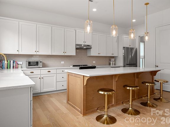 3rd image of 1042 Scotch Meadows Loop