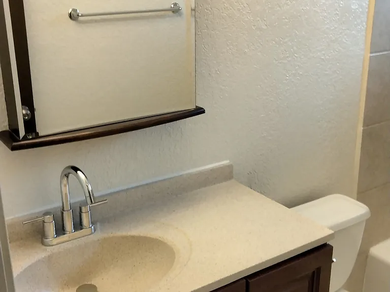 4431 E 3rd St #10 — Photo 13