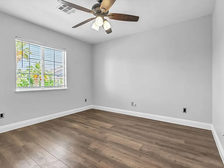 296 Doe Run Cir — Photo 24