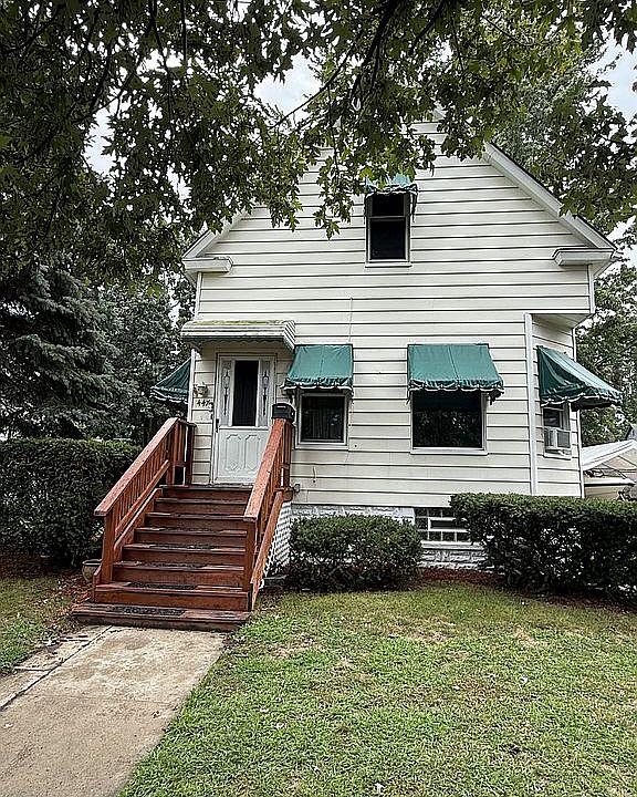 1st image of 447 Walnut St