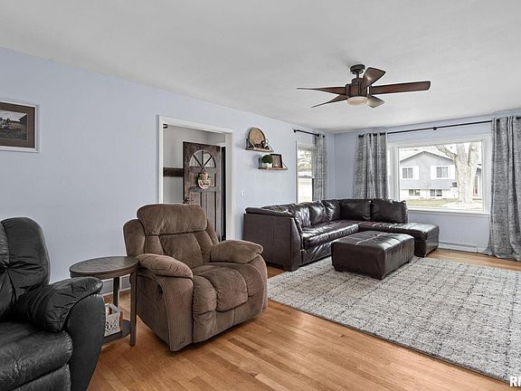 5th image of 222 Hillcrest Dr