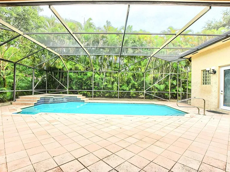 19474 Saturnia Lakes Dr — Photo 34