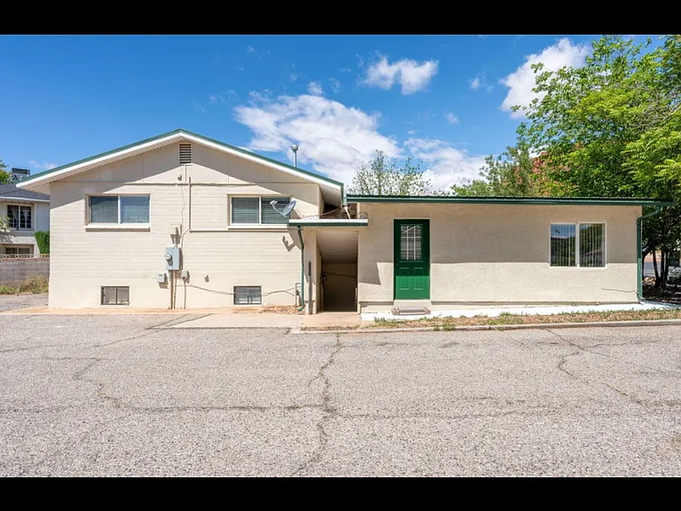 461 W Diagonal St — Photo 6