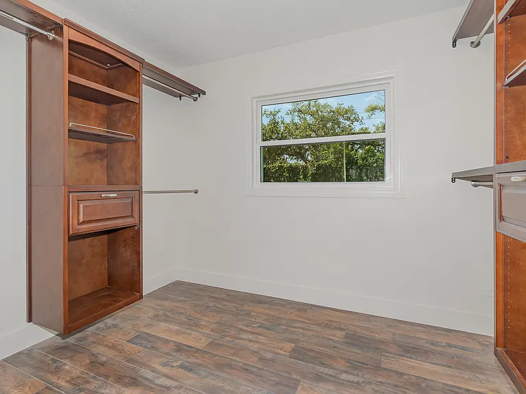1770 Algonquin Trl — Photo 23