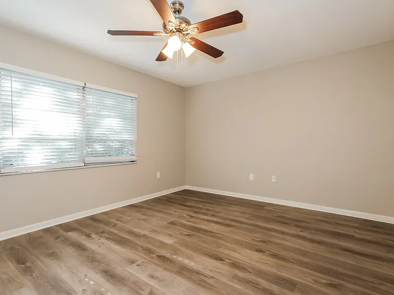 1212 Hunt Ave — Photo 9
