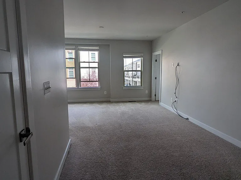 42595 Burbank Ter — Photo 13
