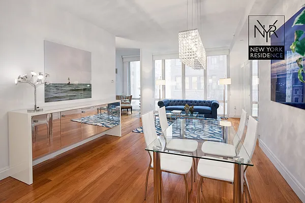 Sold by New York Residence | media 29
