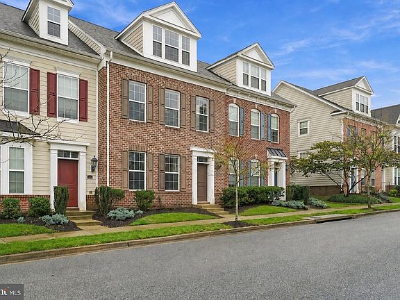 3rd image of 17 Derby Dr