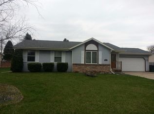 2795 Thomas Dr, East Troy, WI 53120