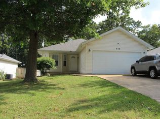 920 W Butterfield Dr, Nixa, MO 65714