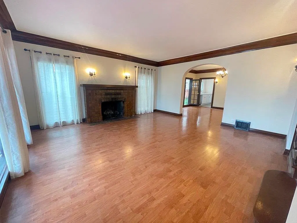 4 bed, 3.5 bath, 2200 sqft, $5,000 — Photo 3