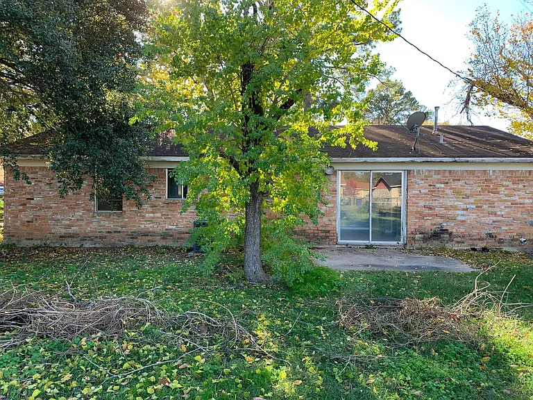 3306 Valley View Dr — Photo 10