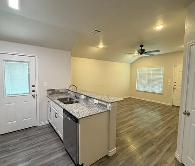110B Wind Ridge Dr — Photo 5