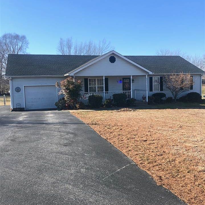 1st image of 40 Woosley Dr