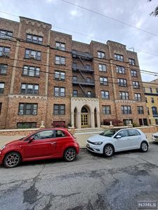 117 Kensington Ave APT 405, Jersey City, NJ, 07304