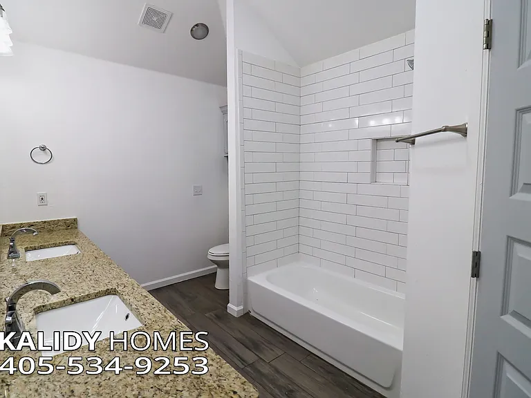 6001 SE 8th St — Photo 15