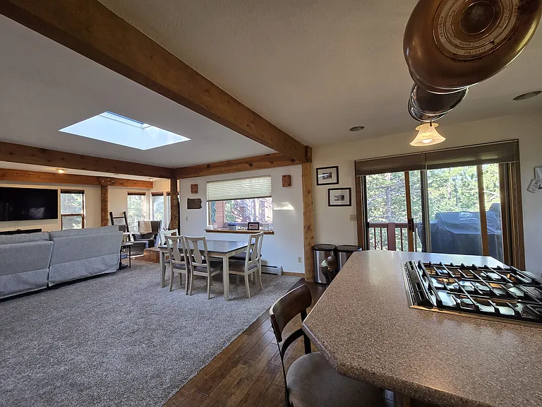 1060 Kings Crown Rd — Photo 10