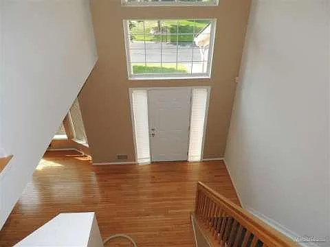 3 bed, 3.5 bath, 2132 sqft, $3,400 — Photo 2