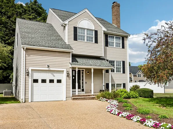 28 Hampden Ave, Burlington, MA 01803