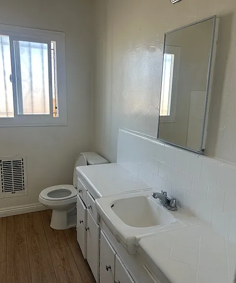10243 S Dixon Ave #1 — Photo 3