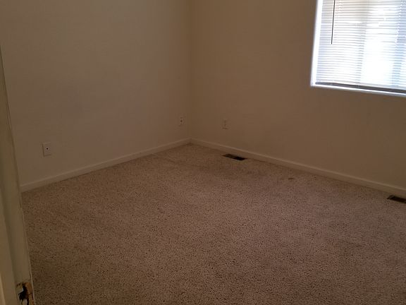 5th image of 828 Blue Sage Way