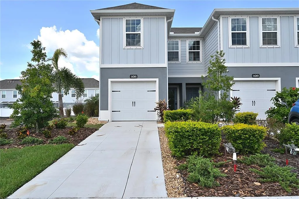 3 bed, 2.5 bath, 1431 sqft, $2,500 — Photo 1