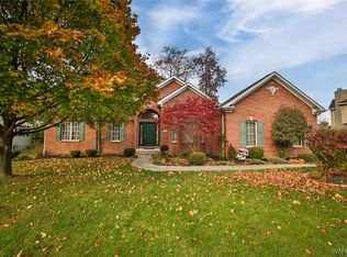 248 Forest Creek Ln, Grand Island, NY 14072