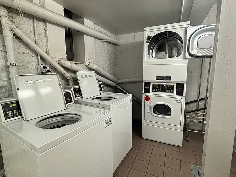 950 Columbus Ave #1A — Photo 8