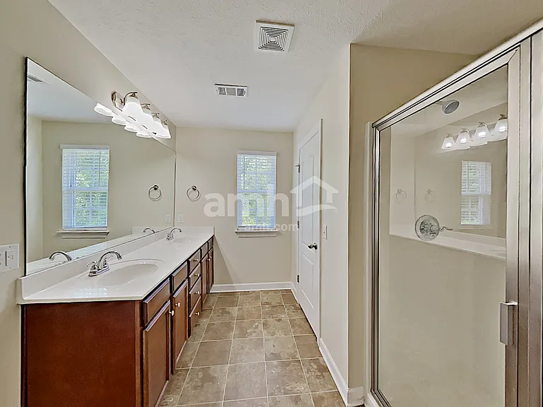 6943 Calderwood Dr — Photo 10