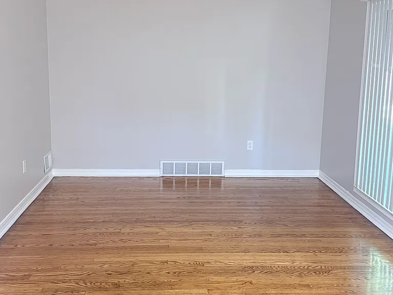 5803 Elizabeth Ct — Photo 5