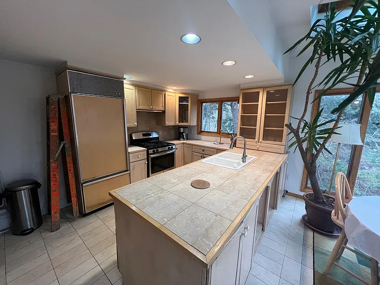 38 Shaw Rd — Photo 5