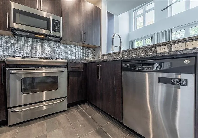 1221 Caroline St NE #201 — Photo 9